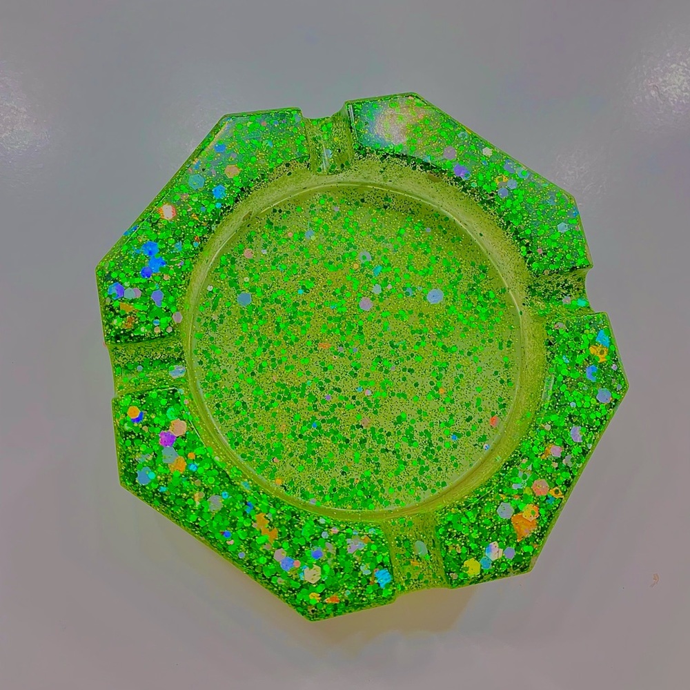 GREEN APPLE ASHTRAY 🍏 ☘️